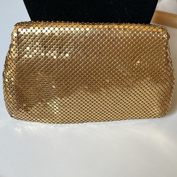 Vintage Whiting & Davis Gold Chainmail Clutch Rhinestone Clasp - Picture 3 of 15